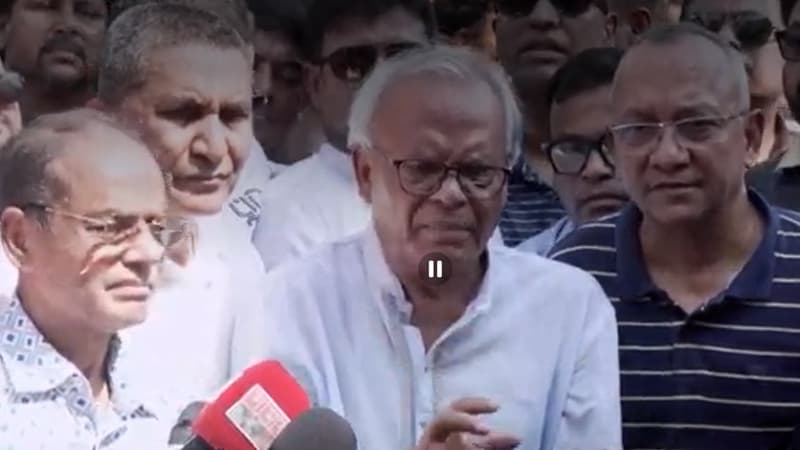 পতিত ফ্যাসিবাদ উৎসাহিত হয় এমন কাজ থেকে বিরত থাকুন: রিজভী পতিত ফ্যাসিবাদ উৎসাহিত হয় এমন কাজ থেকে বিরত থাকুন: রিজভী