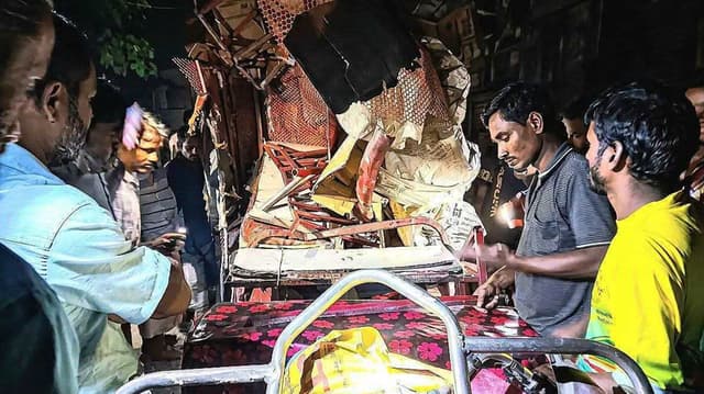 কুড়িগ্রামে অটোরিকশায় ঢাকাগামী বাসের ধাক্কা, শিশুর মৃত্যু কুড়িগ্রামে অটোরিকশায় ঢাকাগামী বাসের ধাক্কা, শিশুর মৃত্যু