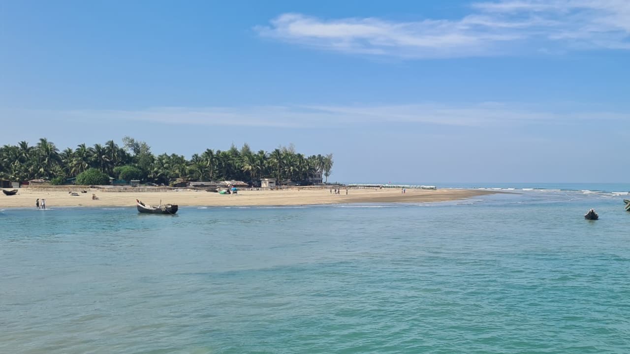 ১ নভেম্বর সেন্টমার্টিন খুললেও যেতে পারছেন না পর্যটকরা ১ নভেম্বর সেন্টমার্টিন খুললেও যেতে পারছেন না পর্যটকরা