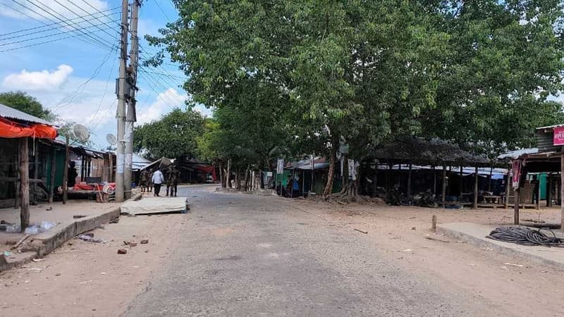 পর্যটকদের ফেরার পথে বাধা, সাজেকে আইনশৃঙ্খলা বাহিনীর সঙ্গে সন্ত্রাসীদের গোলাগুলি পর্যটকদের ফেরার পথে বাধা, সাজেকে আইনশৃঙ্খলা বাহিনীর সঙ্গে সন্ত্রাসীদের গোলাগুলি