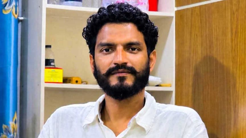 নাটোরে সন্ত্রাসী হামলায় আহত ছাত্রদল নেতা শাকিল মারা গেছেন নাটোরে সন্ত্রাসী হামলায় আহত ছাত্রদল নেতা শাকিল মারা গেছেন