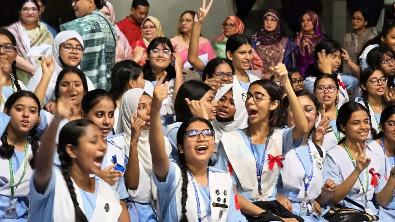 এইচএসসির ফল প্রকাশ আজ, জানা যাবে যেভাবে এইচএসসির ফল প্রকাশ আজ, জানা যাবে যেভাবে