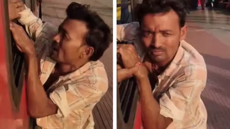 চলন্ত ট্রেনে মোবাইল ছিনতাইয়ের চেষ্টা, চোরকে ঝুলিয়ে রাখলেন যাত্রীরা! চলন্ত ট্রেনে মোবাইল ছিনতাইয়ের চেষ্টা, চোরকে ঝুলিয়ে রাখলেন যাত্রীরা!