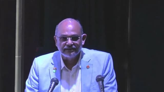 ছবিতে দারিদ্র্য বিমোচনে বাংলাদেশ হতে পারে বিশ্বের মডেল, ব্যাংককে ড. তিতুমীর সংক্রান্ত দৃশ্য
