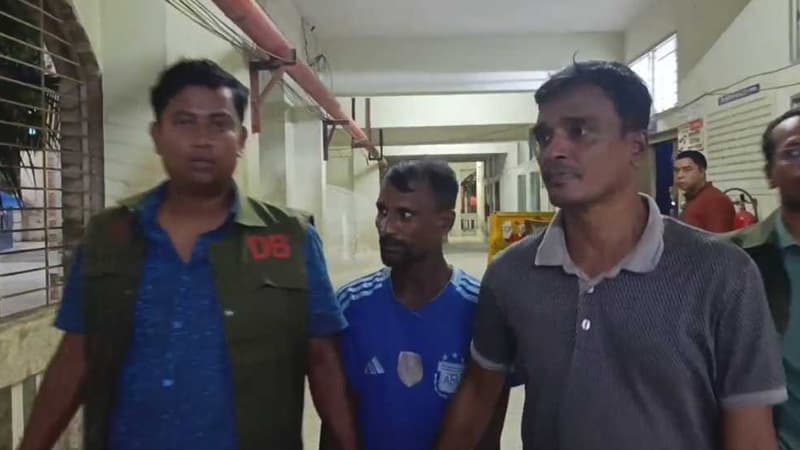 আদালতে তাজমিন হত্যার দায় স্বীকার অটোরিকশা চালক সুমনের আদালতে তাজমিন হত্যার দায় স্বীকার অটোরিকশা চালক সুমনের