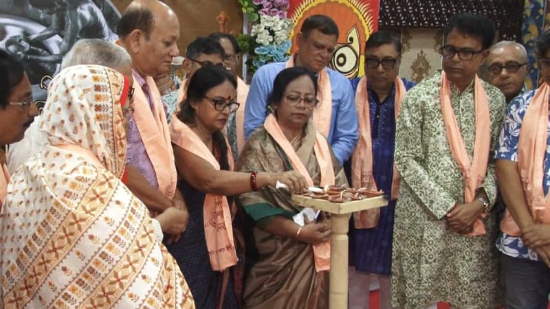 বরিশালে সারাদেশের ১৮ মৃৎশিল্পীকে সম্মাননা বরিশালে সারাদেশের ১৮ মৃৎশিল্পীকে সম্মাননা