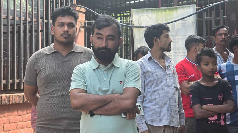 টুপটুপ রিসোর্টে অগ্নিকাণ্ড: মরদেহ শনাক্তে মর্গে স্বজনদের অপেক্ষা, ২৩ জনের বিরুদ্ধে মামলা টুপটুপ রিসোর্টে অগ্নিকাণ্ড: মরদেহ শনাক্তে মর্গে স্বজনদের অপেক্ষা, ২৩ জনের বিরুদ্ধে মামলা