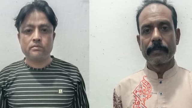 শেখ হাসিনার দেশে ফেরা নিয়ে মাইকিং, নওগাঁয় গ্রেফতার ২ শেখ হাসিনার দেশে ফেরা নিয়ে মাইকিং, নওগাঁয় গ্রেফতার ২