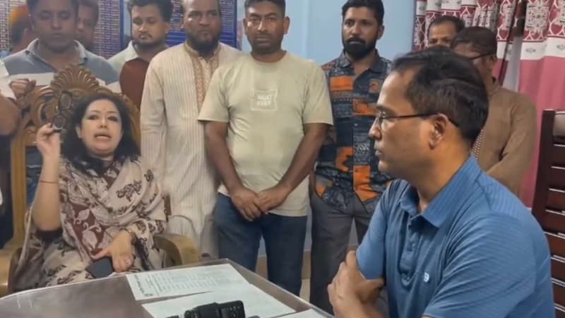 সরাইল থানার ঘটনায় মামলা হলে আমাকেই যেন প্রধান আসামি করা হয়: রুমিন ফারহানা সরাইল থানার ঘটনায় মামলা হলে আমাকেই যেন প্রধান আসামি করা হয়: রুমিন ফারহানা