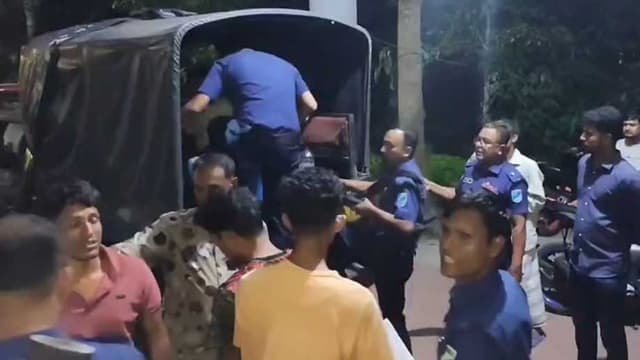 গোপালগঞ্জে পুলিশের ওপর হামলার ঘটনায় মামলা, গ্রেফতার ৭ গোপালগঞ্জে পুলিশের ওপর হামলার ঘটনায় মামলা, গ্রেফতার ৭