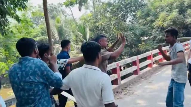গোপালগঞ্জে পুলিশ সদস্যদের মারধরের ঘটনায় গ্রেফতার ২৫ গোপালগঞ্জে পুলিশ সদস্যদের মারধরের ঘটনায় গ্রেফতার ২৫