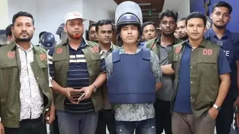 চট্টগ্রামের ‘শীর্ষ সন্ত্রাসী’ ডেভিড ইমন ৭ দিনের রিমান্ডে চট্টগ্রামের ‘শীর্ষ সন্ত্রাসী’ ডেভিড ইমন ৭ দিনের রিমান্ডে