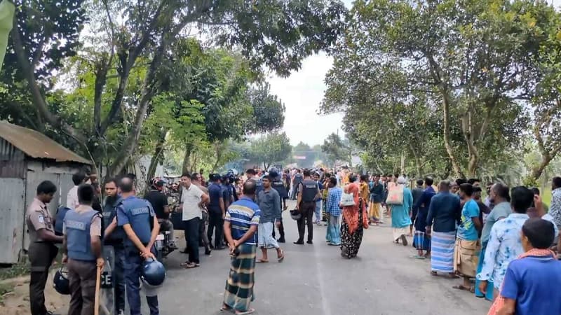 শেরপুরে সংঘর্ষ, পুলিশসহ আহত ১০ শেরপুরে সংঘর্ষ, পুলিশসহ আহত ১০