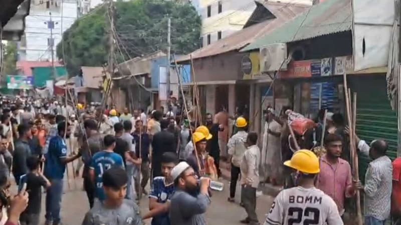 টিকটকে কমেন্ট করা নিয়ে রণক্ষেত্র ব্রাহ্মণবাড়িয়া টিকটকে কমেন্ট করা নিয়ে রণক্ষেত্র ব্রাহ্মণবাড়িয়া