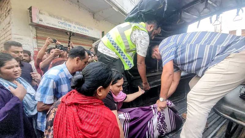 বগুড়ায় যুবককে গলা কেটে হত্যা, স্ত্রী-শাশুড়ি আটক বগুড়ায় যুবককে গলা কেটে হত্যা, স্ত্রী-শাশুড়ি আটক